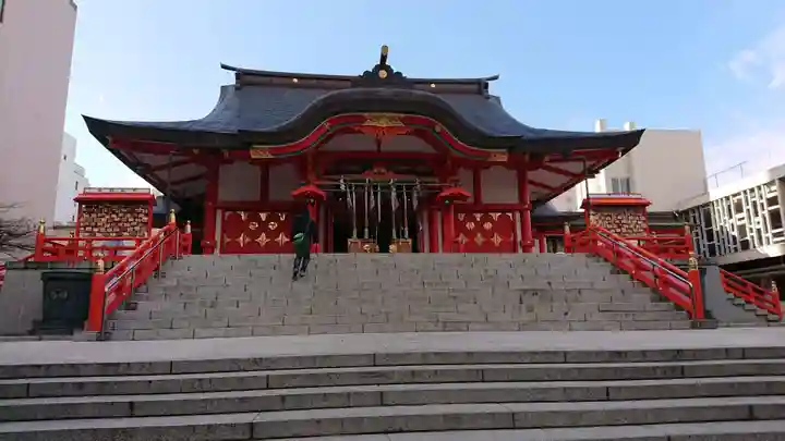 花園神社の本殿・本堂