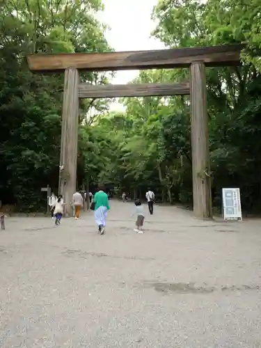 熱田神宮の鳥居