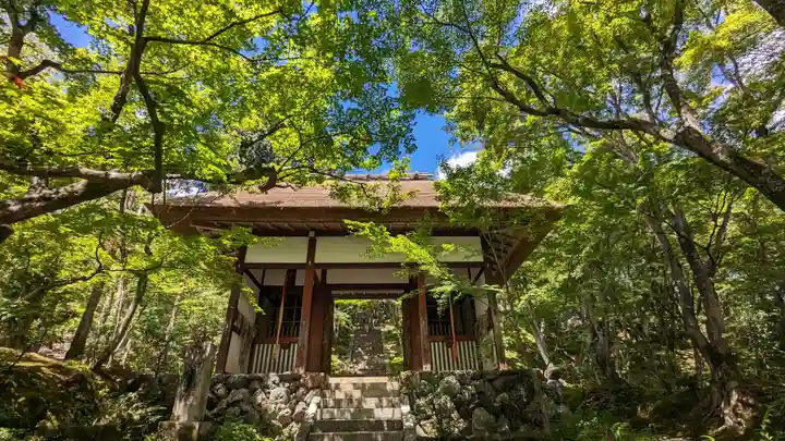 常寂光寺の山門・神門
