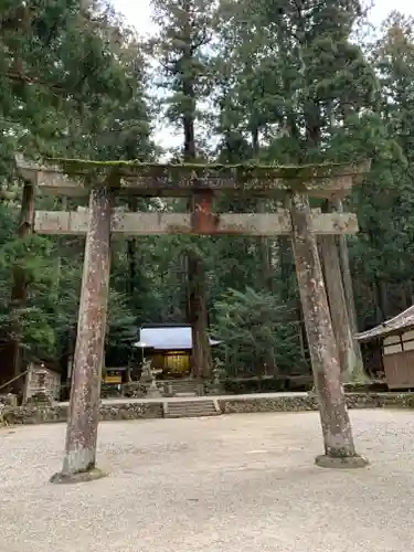 室生龍穴神社の鳥居