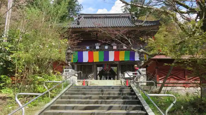菅谷寺の山門・神門