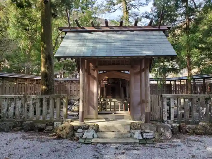 鳴谷神社の本殿・本堂