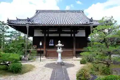平隆寺の本殿・本堂