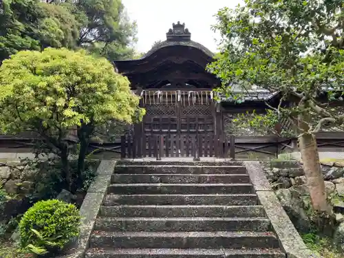 新羅善神堂（三井寺園城寺飛地境内・北院鎮守社）の山門・神門