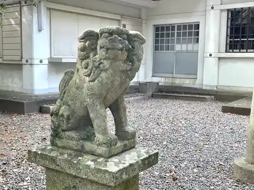 逆川神社の狛犬