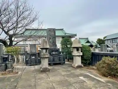 天竜院の{uncategorized: "未分類", other: "その他", undefined: "問題あり", building: "その他建物", grave: "お墓", sacred_gate: "鳥居", guardian: "狛犬", statue: "像", buddha: "仏像", history: "歴史", nature: "自然", garden: "庭園", animal: "動物", pagoda: "塔", temizu: "手水舎", mountain_gate: "山門・神門", sanctuary: "本殿・本堂", subordinate: "末社・摂社", art: "芸術", scenery: "景色", jizo: "地蔵", ema: "絵馬", goshuin: "御朱印", omikuji: "おみくじ", items: "授与品その他", amulet: "お守り", goshuincho: "御朱印帳", eats: "食事", festival: "お祭り", votive_dance: "神楽", shichigosan: "七五三参", wedding: "結婚式", experience: "体験その他", initially: "初詣", around: "周辺", anti_infection: "感染症対策"}
