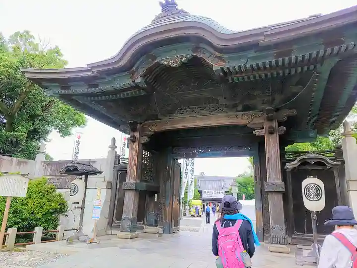 豊川閣 妙厳寺の山門・神門