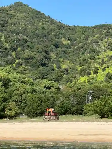 鷹巣浦神社の周辺