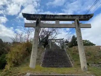 八幡神社の{uncategorized: "未分類", other: "その他", undefined: "問題あり", building: "その他建物", grave: "お墓", sacred_gate: "鳥居", guardian: "狛犬", statue: "像", buddha: "仏像", history: "歴史", nature: "自然", garden: "庭園", animal: "動物", pagoda: "塔", temizu: "手水舎", mountain_gate: "山門・神門", sanctuary: "本殿・本堂", subordinate: "末社・摂社", art: "芸術", scenery: "景色", jizo: "地蔵", ema: "絵馬", goshuin: "御朱印", omikuji: "おみくじ", items: "授与品その他", amulet: "お守り", goshuincho: "御朱印帳", eats: "食事", festival: "お祭り", votive_dance: "神楽", shichigosan: "七五三参", wedding: "結婚式", experience: "体験その他", initially: "初詣", around: "周辺", anti_infection: "感染症対策"}