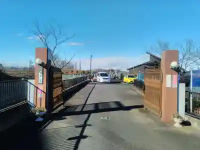 上原寺別院　祈誓結社の山門・神門