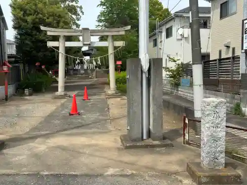 氷川神社の{uncategorized: "未分類", other: "その他", undefined: "問題あり", building: "その他建物", grave: "お墓", sacred_gate: "鳥居", guardian: "狛犬", statue: "像", buddha: "仏像", history: "歴史", nature: "自然", garden: "庭園", animal: "動物", pagoda: "塔", temizu: "手水舎", mountain_gate: "山門・神門", sanctuary: "本殿・本堂", subordinate: "末社・摂社", art: "芸術", scenery: "景色", jizo: "地蔵", ema: "絵馬", goshuin: "御朱印", omikuji: "おみくじ", items: "授与品その他", amulet: "お守り", goshuincho: "御朱印帳", eats: "食事", festival: "お祭り", votive_dance: "神楽", shichigosan: "七五三参", wedding: "結婚式", experience: "体験その他", initially: "初詣", around: "周辺", anti_infection: "感染症対策"}