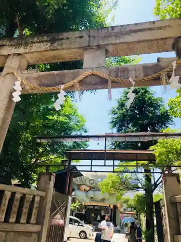 難波八阪神社の鳥居