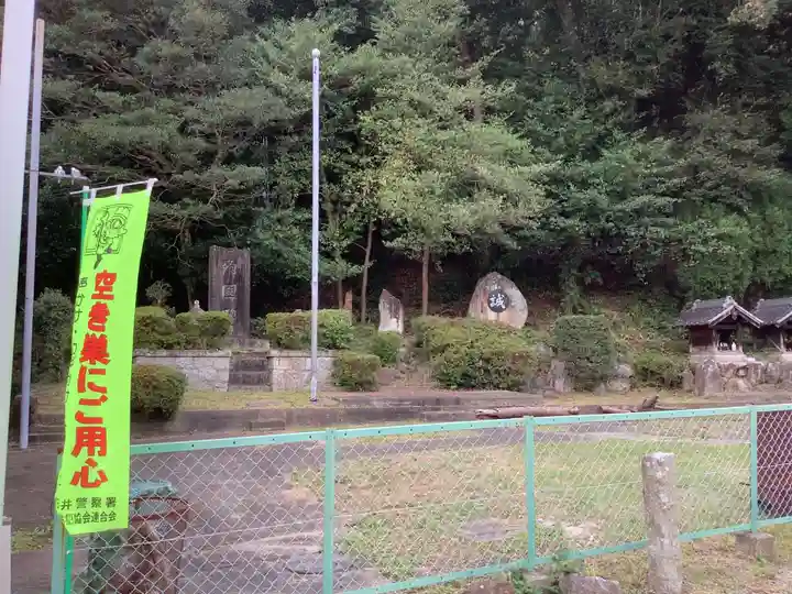 上野の薬師如来堂のその他建物