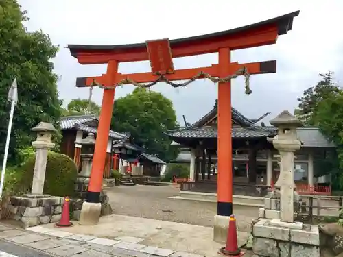 樫原三ノ宮神社の鳥居