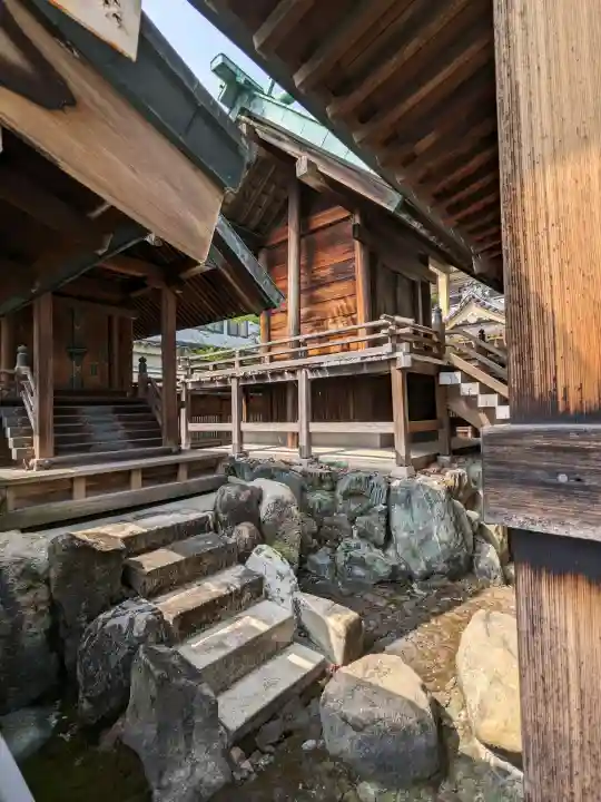 素盞男神社の{uncategorized: "未分類", other: "その他", undefined: "問題あり", building: "その他建物", grave: "お墓", sacred_gate: "鳥居", guardian: "狛犬", statue: "像", buddha: "仏像", history: "歴史", nature: "自然", garden: "庭園", animal: "動物", pagoda: "塔", temizu: "手水舎", mountain_gate: "山門・神門", sanctuary: "本殿・本堂", subordinate: "末社・摂社", art: "芸術", scenery: "景色", jizo: "地蔵", ema: "絵馬", goshuin: "御朱印", omikuji: "おみくじ", items: "授与品その他", amulet: "お守り", goshuincho: "御朱印帳", eats: "食事", festival: "お祭り", votive_dance: "神楽", shichigosan: "七五三参", wedding: "結婚式", experience: "体験その他", initially: "初詣", around: "周辺", anti_infection: "感染症対策"}