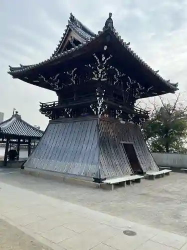 中山寺の{uncategorized: "未分類", other: "その他", undefined: "問題あり", building: "その他建物", grave: "お墓", sacred_gate: "鳥居", guardian: "狛犬", statue: "像", buddha: "仏像", history: "歴史", nature: "自然", garden: "庭園", animal: "動物", pagoda: "塔", temizu: "手水舎", mountain_gate: "山門・神門", sanctuary: "本殿・本堂", subordinate: "末社・摂社", art: "芸術", scenery: "景色", jizo: "地蔵", ema: "絵馬", goshuin: "御朱印", omikuji: "おみくじ", items: "授与品その他", amulet: "お守り", goshuincho: "御朱印帳", eats: "食事", festival: "お祭り", votive_dance: "神楽", shichigosan: "七五三参", wedding: "結婚式", experience: "体験その他", initially: "初詣", around: "周辺", anti_infection: "感染症対策"}