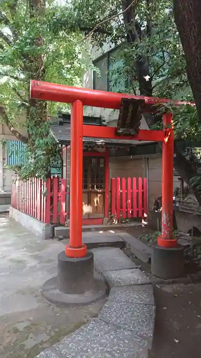 銀杏岡八幡神社の末社・摂社