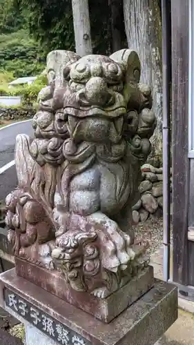 神明神社の狛犬