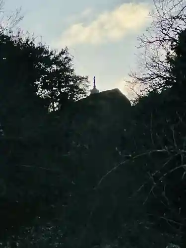 秩父札所三十二番　法性寺の{uncategorized: "未分類", other: "その他", undefined: "問題あり", building: "その他建物", grave: "お墓", sacred_gate: "鳥居", guardian: "狛犬", statue: "像", buddha: "仏像", history: "歴史", nature: "自然", garden: "庭園", animal: "動物", pagoda: "塔", temizu: "手水舎", mountain_gate: "山門・神門", sanctuary: "本殿・本堂", subordinate: "末社・摂社", art: "芸術", scenery: "景色", jizo: "地蔵", ema: "絵馬", goshuin: "御朱印", omikuji: "おみくじ", items: "授与品その他", amulet: "お守り", goshuincho: "御朱印帳", eats: "食事", festival: "お祭り", votive_dance: "神楽", shichigosan: "七五三参", wedding: "結婚式", experience: "体験その他", initially: "初詣", around: "周辺", anti_infection: "感染症対策"}