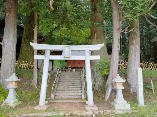 白鳥神社の鳥居