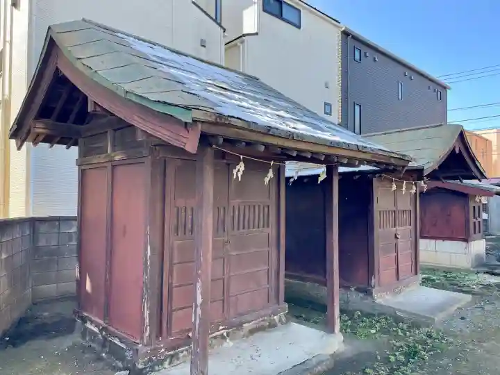 横浜熊野神社の{uncategorized: "未分類", other: "その他", undefined: "問題あり", building: "その他建物", grave: "お墓", sacred_gate: "鳥居", guardian: "狛犬", statue: "像", buddha: "仏像", history: "歴史", nature: "自然", garden: "庭園", animal: "動物", pagoda: "塔", temizu: "手水舎", mountain_gate: "山門・神門", sanctuary: "本殿・本堂", subordinate: "末社・摂社", art: "芸術", scenery: "景色", jizo: "地蔵", ema: "絵馬", goshuin: "御朱印", omikuji: "おみくじ", items: "授与品その他", amulet: "お守り", goshuincho: "御朱印帳", eats: "食事", festival: "お祭り", votive_dance: "神楽", shichigosan: "七五三参", wedding: "結婚式", experience: "体験その他", initially: "初詣", around: "周辺", anti_infection: "感染症対策"}