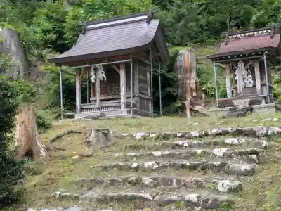横山神社の{uncategorized: "未分類", other: "その他", undefined: "問題あり", building: "その他建物", grave: "お墓", sacred_gate: "鳥居", guardian: "狛犬", statue: "像", buddha: "仏像", history: "歴史", nature: "自然", garden: "庭園", animal: "動物", pagoda: "塔", temizu: "手水舎", mountain_gate: "山門・神門", sanctuary: "本殿・本堂", subordinate: "末社・摂社", art: "芸術", scenery: "景色", jizo: "地蔵", ema: "絵馬", goshuin: "御朱印", omikuji: "おみくじ", items: "授与品その他", amulet: "お守り", goshuincho: "御朱印帳", eats: "食事", festival: "お祭り", votive_dance: "神楽", shichigosan: "七五三参", wedding: "結婚式", experience: "体験その他", initially: "初詣", around: "周辺", anti_infection: "感染症対策"}