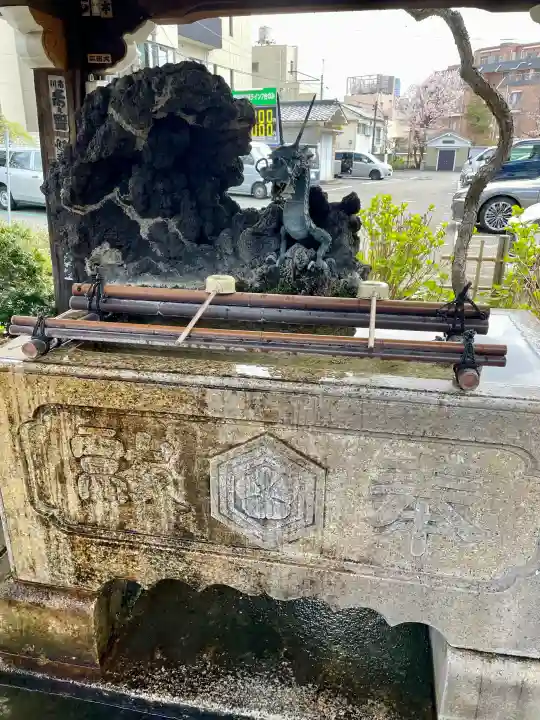 白山神社の{uncategorized: "未分類", other: "その他", undefined: "問題あり", building: "その他建物", grave: "お墓", sacred_gate: "鳥居", guardian: "狛犬", statue: "像", buddha: "仏像", history: "歴史", nature: "自然", garden: "庭園", animal: "動物", pagoda: "塔", temizu: "手水舎", mountain_gate: "山門・神門", sanctuary: "本殿・本堂", subordinate: "末社・摂社", art: "芸術", scenery: "景色", jizo: "地蔵", ema: "絵馬", goshuin: "御朱印", omikuji: "おみくじ", items: "授与品その他", amulet: "お守り", goshuincho: "御朱印帳", eats: "食事", festival: "お祭り", votive_dance: "神楽", shichigosan: "七五三参", wedding: "結婚式", experience: "体験その他", initially: "初詣", around: "周辺", anti_infection: "感染症対策"}