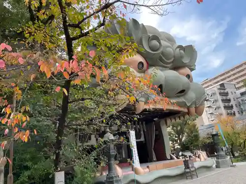 難波八阪神社の狛犬