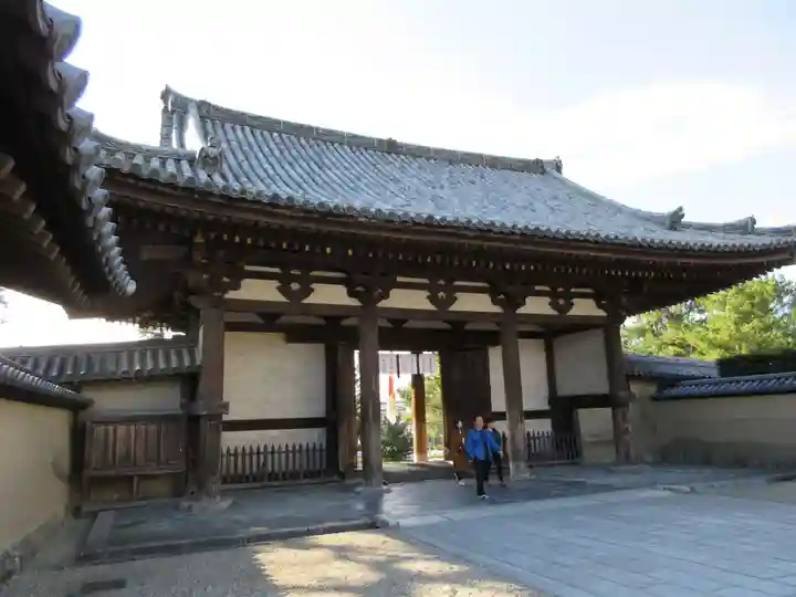 法隆寺の山門・神門