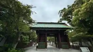 高徳院の山門・神門