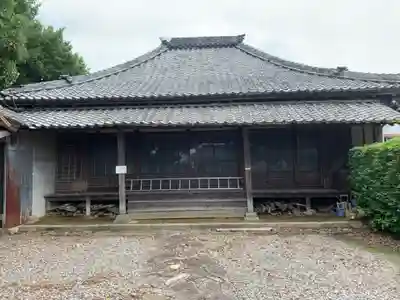 崇心寺の本殿・本堂