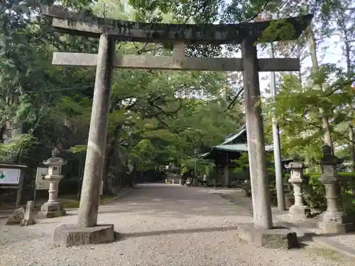 六所神社の鳥居