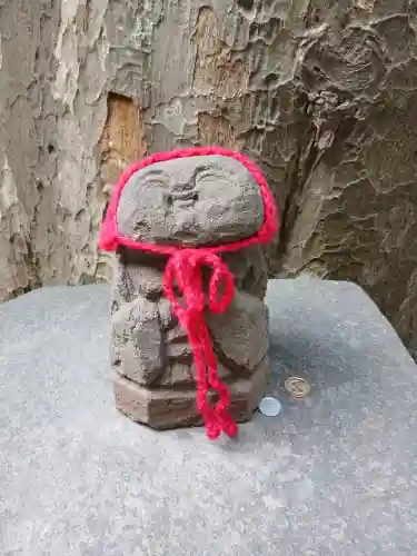 駒木諏訪神社の{uncategorized: "未分類", other: "その他", undefined: "問題あり", building: "その他建物", grave: "お墓", sacred_gate: "鳥居", guardian: "狛犬", statue: "像", buddha: "仏像", history: "歴史", nature: "自然", garden: "庭園", animal: "動物", pagoda: "塔", temizu: "手水舎", mountain_gate: "山門・神門", sanctuary: "本殿・本堂", subordinate: "末社・摂社", art: "芸術", scenery: "景色", jizo: "地蔵", ema: "絵馬", goshuin: "御朱印", omikuji: "おみくじ", items: "授与品その他", amulet: "お守り", goshuincho: "御朱印帳", eats: "食事", festival: "お祭り", votive_dance: "神楽", shichigosan: "七五三参", wedding: "結婚式", experience: "体験その他", initially: "初詣", around: "周辺", anti_infection: "感染症対策"}