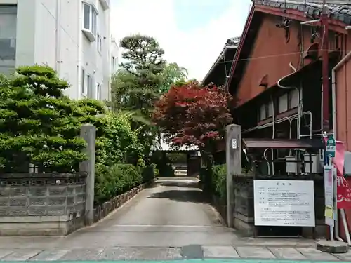 浄泉寺の山門