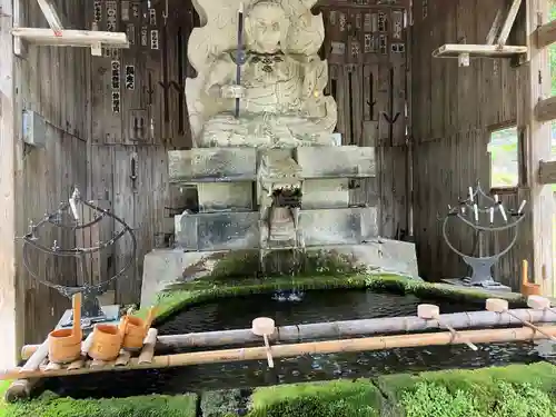 毘沙門堂の手水舎