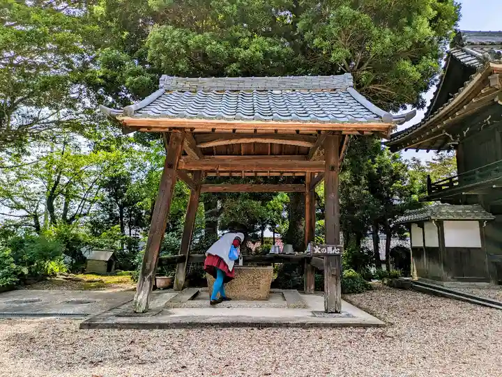 和徳寺の手水舎