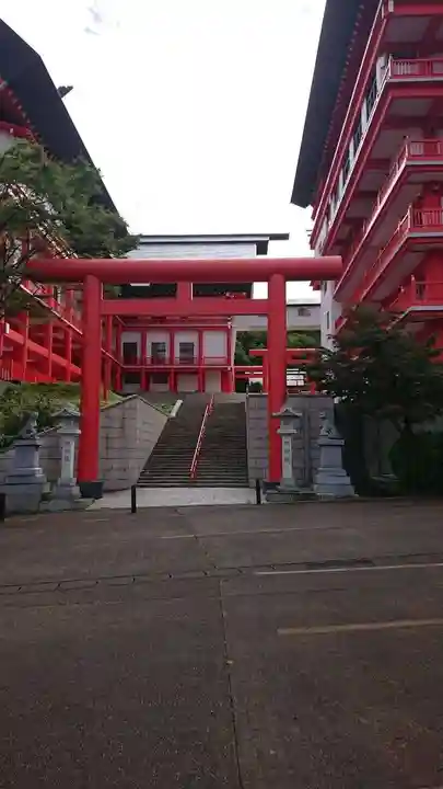 宝徳山稲荷大社(新潟県)