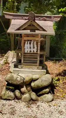 神明社の末社・摂社