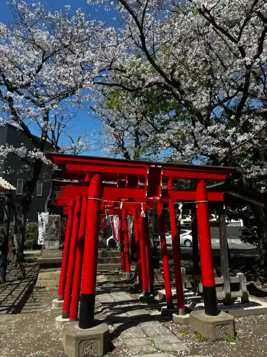 萩中神社の{uncategorized: "未分類", other: "その他", undefined: "問題あり", building: "その他建物", grave: "お墓", sacred_gate: "鳥居", guardian: "狛犬", statue: "像", buddha: "仏像", history: "歴史", nature: "自然", garden: "庭園", animal: "動物", pagoda: "塔", temizu: "手水舎", mountain_gate: "山門・神門", sanctuary: "本殿・本堂", subordinate: "末社・摂社", art: "芸術", scenery: "景色", jizo: "地蔵", ema: "絵馬", goshuin: "御朱印", omikuji: "おみくじ", items: "授与品その他", amulet: "お守り", goshuincho: "御朱印帳", eats: "食事", festival: "お祭り", votive_dance: "神楽", shichigosan: "七五三参", wedding: "結婚式", experience: "体験その他", initially: "初詣", around: "周辺", anti_infection: "感染症対策"}