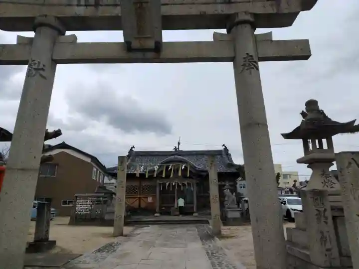 八幡神社の{uncategorized: "未分類", other: "その他", undefined: "問題あり", building: "その他建物", grave: "お墓", sacred_gate: "鳥居", guardian: "狛犬", statue: "像", buddha: "仏像", history: "歴史", nature: "自然", garden: "庭園", animal: "動物", pagoda: "塔", temizu: "手水舎", mountain_gate: "山門・神門", sanctuary: "本殿・本堂", subordinate: "末社・摂社", art: "芸術", scenery: "景色", jizo: "地蔵", ema: "絵馬", goshuin: "御朱印", omikuji: "おみくじ", items: "授与品その他", amulet: "お守り", goshuincho: "御朱印帳", eats: "食事", festival: "お祭り", votive_dance: "神楽", shichigosan: "七五三参", wedding: "結婚式", experience: "体験その他", initially: "初詣", around: "周辺", anti_infection: "感染症対策"}