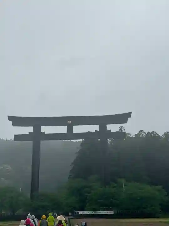 熊野本宮大社の{uncategorized: "未分類", other: "その他", undefined: "問題あり", building: "その他建物", grave: "お墓", sacred_gate: "鳥居", guardian: "狛犬", statue: "像", buddha: "仏像", history: "歴史", nature: "自然", garden: "庭園", animal: "動物", pagoda: "塔", temizu: "手水舎", mountain_gate: "山門・神門", sanctuary: "本殿・本堂", subordinate: "末社・摂社", art: "芸術", scenery: "景色", jizo: "地蔵", ema: "絵馬", goshuin: "御朱印", omikuji: "おみくじ", items: "授与品その他", amulet: "お守り", goshuincho: "御朱印帳", eats: "食事", festival: "お祭り", votive_dance: "神楽", shichigosan: "七五三参", wedding: "結婚式", experience: "体験その他", initially: "初詣", around: "周辺", anti_infection: "感染症対策"}