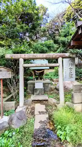 前原御嶽神社の建物その他