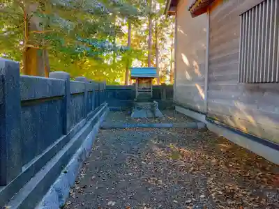 稲荷神社(小田渕町)の末社・摂社