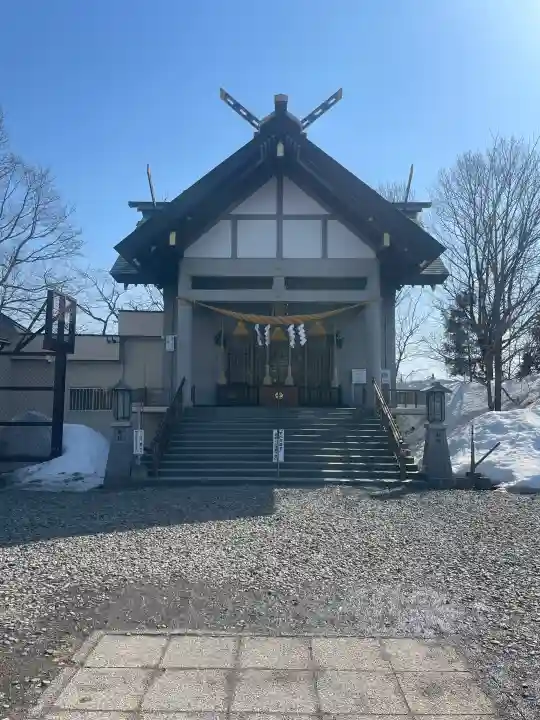 西岡八幡宮の{uncategorized: "未分類", other: "その他", undefined: "問題あり", building: "その他建物", grave: "お墓", sacred_gate: "鳥居", guardian: "狛犬", statue: "像", buddha: "仏像", history: "歴史", nature: "自然", garden: "庭園", animal: "動物", pagoda: "塔", temizu: "手水舎", mountain_gate: "山門・神門", sanctuary: "本殿・本堂", subordinate: "末社・摂社", art: "芸術", scenery: "景色", jizo: "地蔵", ema: "絵馬", goshuin: "御朱印", omikuji: "おみくじ", items: "授与品その他", amulet: "お守り", goshuincho: "御朱印帳", eats: "食事", festival: "お祭り", votive_dance: "神楽", shichigosan: "七五三参", wedding: "結婚式", experience: "体験その他", initially: "初詣", around: "周辺", anti_infection: "感染症対策"}