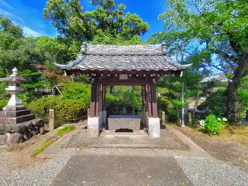 籠守勝手神社（木曽川町黒田）の手水舎