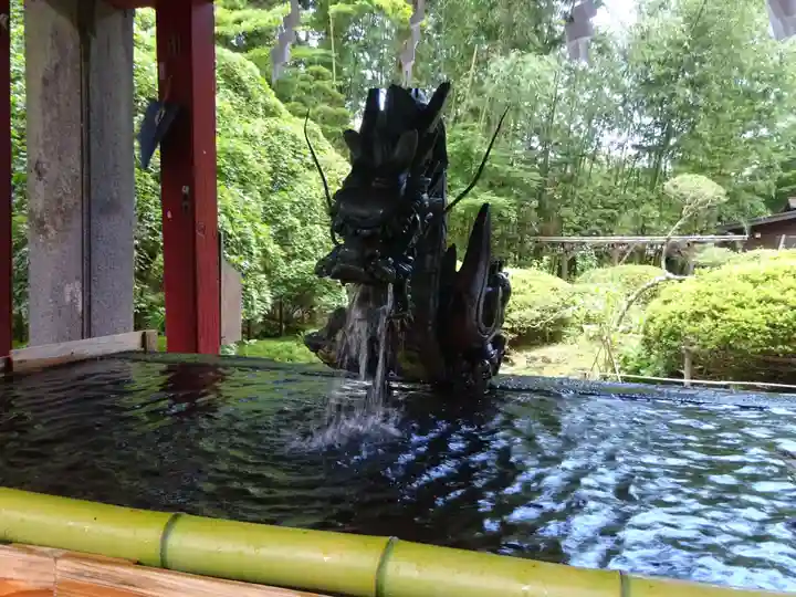 北口本宮冨士浅間神社の手水舎