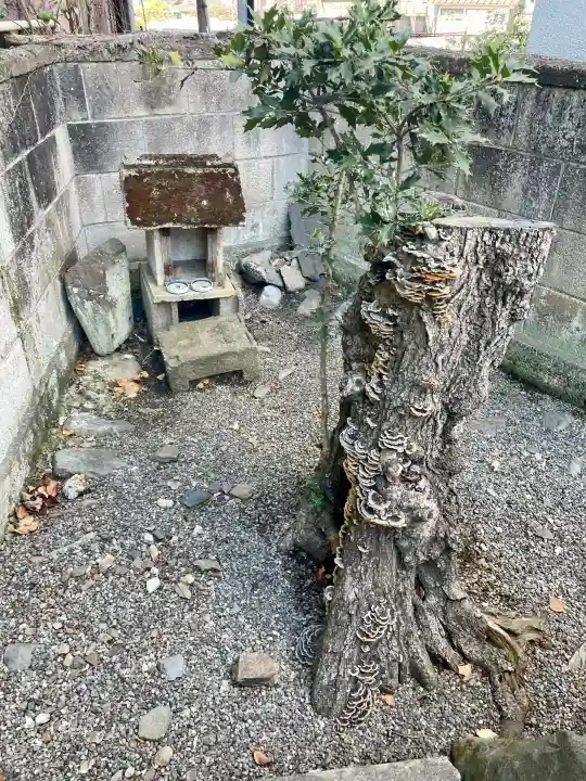 山王社の{uncategorized: "未分類", other: "その他", undefined: "問題あり", building: "その他建物", grave: "お墓", sacred_gate: "鳥居", guardian: "狛犬", statue: "像", buddha: "仏像", history: "歴史", nature: "自然", garden: "庭園", animal: "動物", pagoda: "塔", temizu: "手水舎", mountain_gate: "山門・神門", sanctuary: "本殿・本堂", subordinate: "末社・摂社", art: "芸術", scenery: "景色", jizo: "地蔵", ema: "絵馬", goshuin: "御朱印", omikuji: "おみくじ", items: "授与品その他", amulet: "お守り", goshuincho: "御朱印帳", eats: "食事", festival: "お祭り", votive_dance: "神楽", shichigosan: "七五三参", wedding: "結婚式", experience: "体験その他", initially: "初詣", around: "周辺", anti_infection: "感染症対策"}