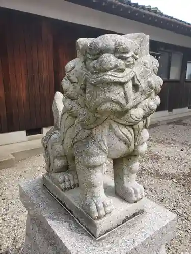 小泉神社の狛犬