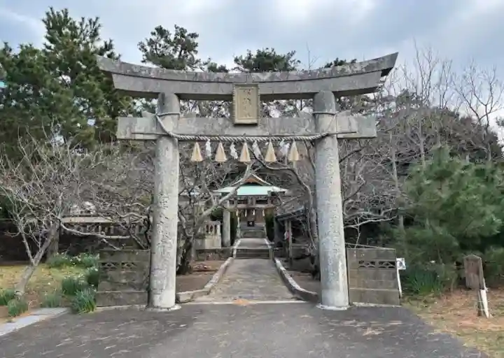 寄八幡神社の{uncategorized: "未分類", other: "その他", undefined: "問題あり", building: "その他建物", grave: "お墓", sacred_gate: "鳥居", guardian: "狛犬", statue: "像", buddha: "仏像", history: "歴史", nature: "自然", garden: "庭園", animal: "動物", pagoda: "塔", temizu: "手水舎", mountain_gate: "山門・神門", sanctuary: "本殿・本堂", subordinate: "末社・摂社", art: "芸術", scenery: "景色", jizo: "地蔵", ema: "絵馬", goshuin: "御朱印", omikuji: "おみくじ", items: "授与品その他", amulet: "お守り", goshuincho: "御朱印帳", eats: "食事", festival: "お祭り", votive_dance: "神楽", shichigosan: "七五三参", wedding: "結婚式", experience: "体験その他", initially: "初詣", around: "周辺", anti_infection: "感染症対策"}