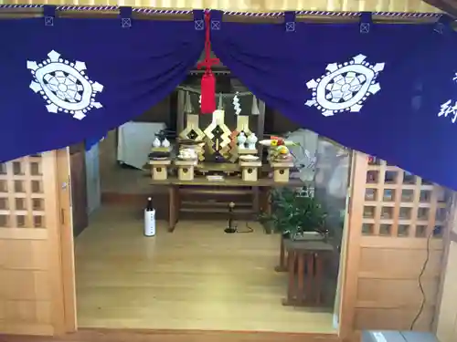 飯部磐座神社の本殿